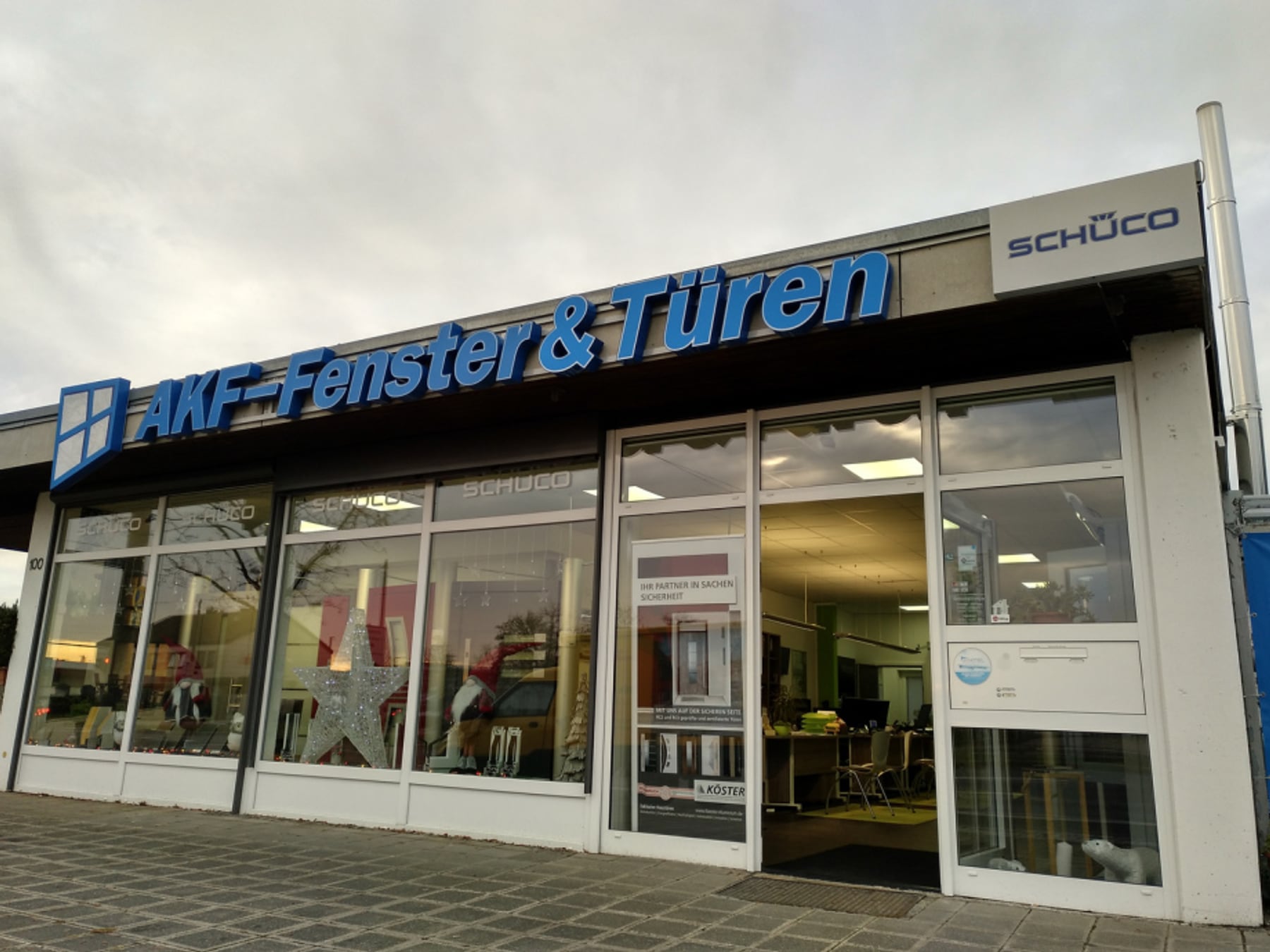 Werkstatt von AKF Fenster und Türen /H&F GmbH